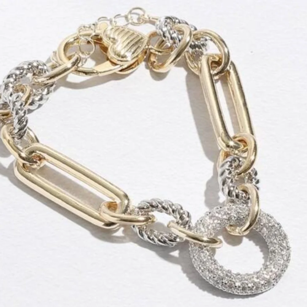 Multi-Toned Chunky Bracelet With Pave Circle 6.75 - Picture 2 of 6
